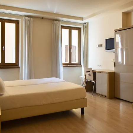 Hotel Antico Borgo Riva del Garda